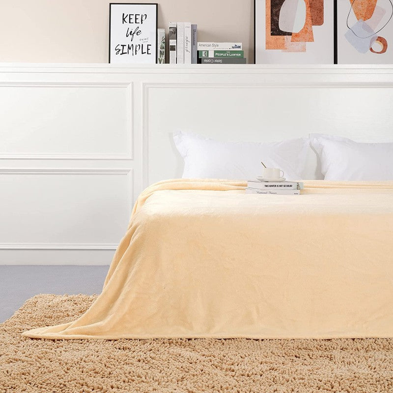 Пухкаво одеяло в бежово ХИТ 150/210